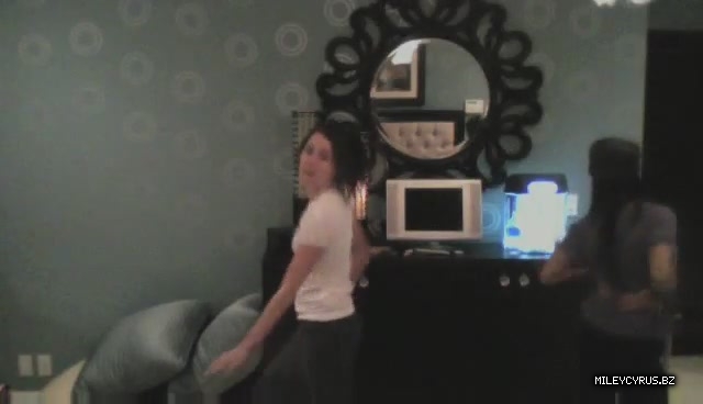 000000000228 - 0-0 Video 1 - The Miley And Mandy Show