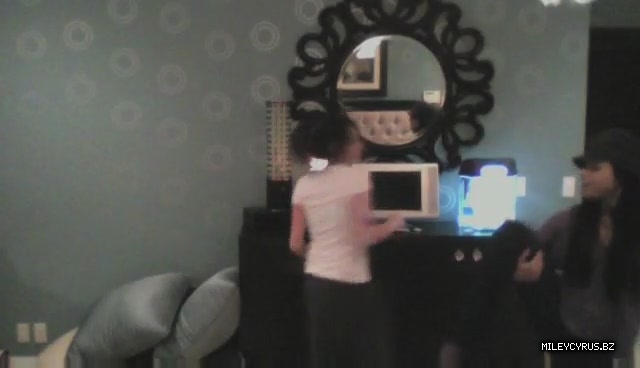 000000000236 - 0-0 Video 1 - The Miley And Mandy Show