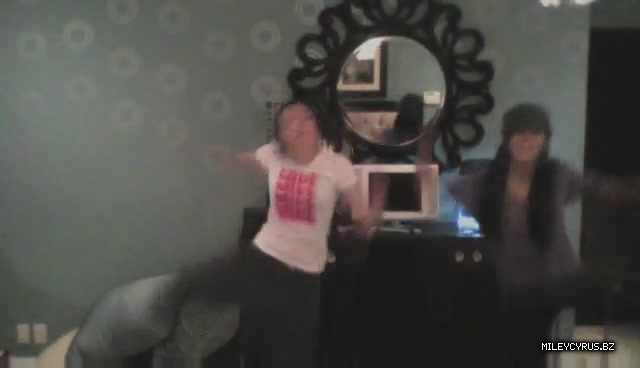 000000000242 - 0-0 Video 1 - The Miley And Mandy Show