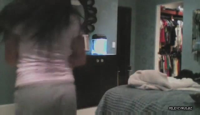 000000000109 - 0-0 Video 3 - The Miley And Mandy Show Epis Potential Breakup Song