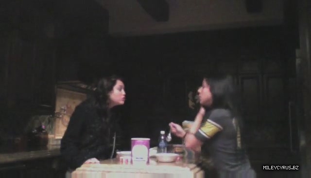 000000000127 - 0-0 Video 3 - The Miley And Mandy Show Epis Potential Breakup Song