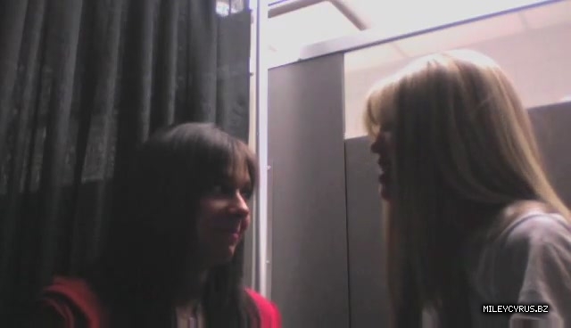 000000000242 - 0-0 Video 6 - The Miley and Mandy Show Epis Houston Rodeo