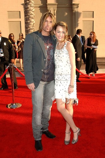 048 - 0-0 34th Annual American Music Awards - Arrivals