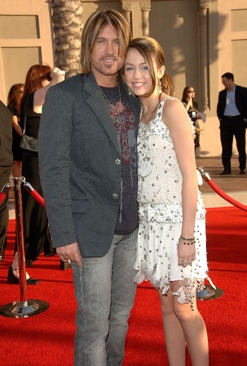 049 - 0-0 34th Annual American Music Awards - Arrivals