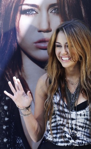 Miley_Cyrus_Madrid_2