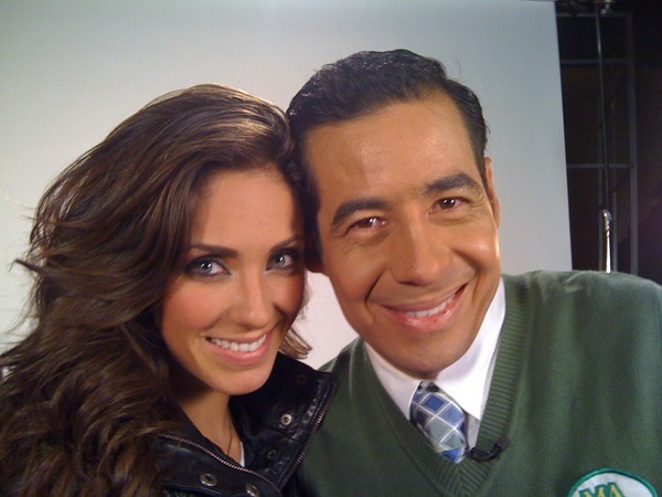 81110474-7e7cb1c98e7feeb62f681a6ed9 - Anahi 6