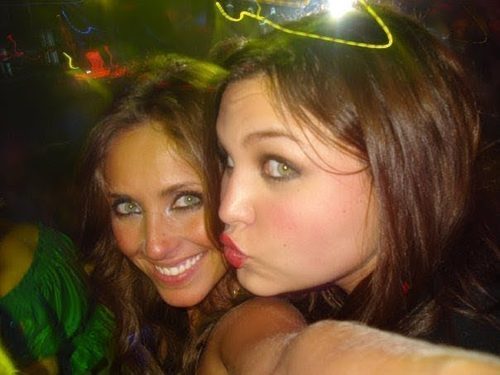 1073406 - Anahi 6
