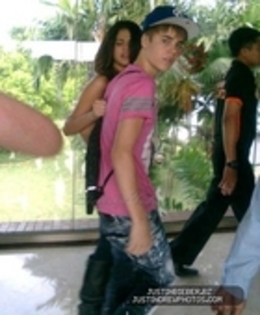 TI4U_u1303590619 - poze cu Justin Bieber si Selena Gomez