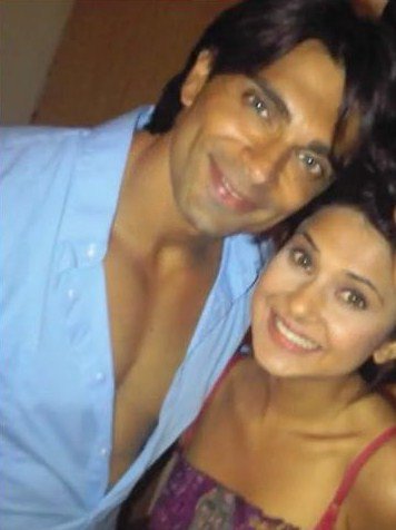 199781_181764741870358_176594099054089_417643_3727211_n - Karan Singh Grover from the sets of Dill Mill Gaye Part 2