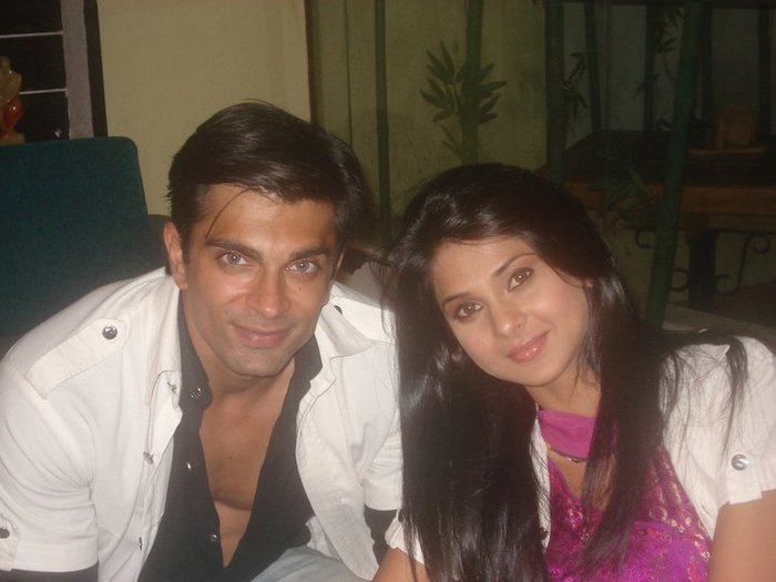 200778_181566721890160_176594099054089_415875_609551_n - Karan Singh Grover from the sets of Dill Mill Gaye Part 1