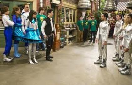 Magicienii din Waverly Place Magicienii din Waverly Place
