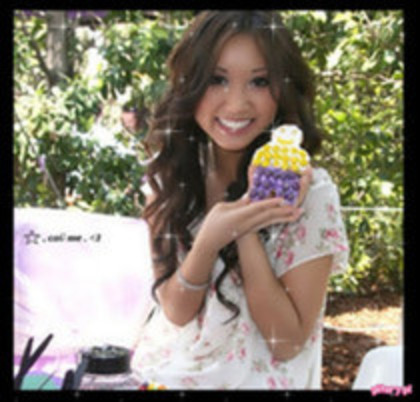 37860977_RCMMTAHIA - Brenda Song