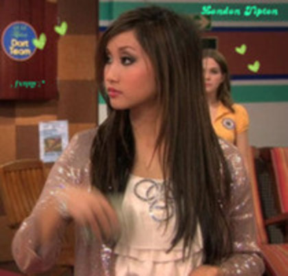 37798533_YVRYZFRTQ - Brenda Song Glitery