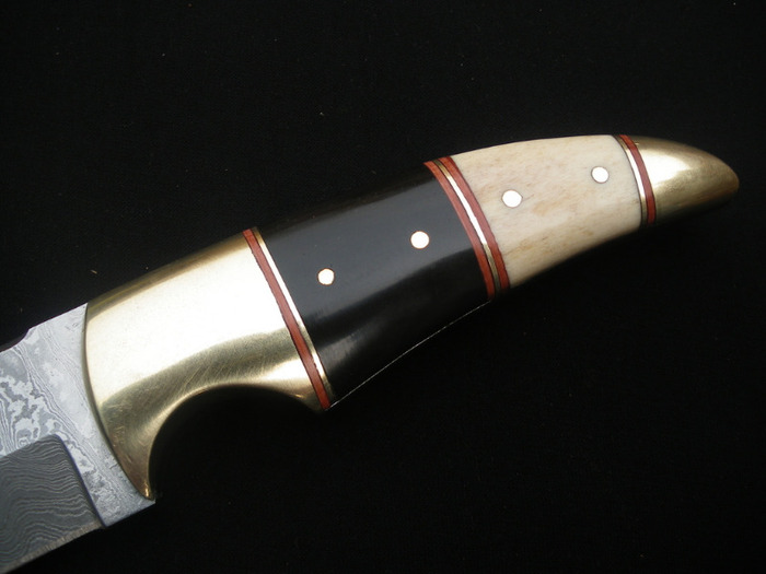 3 - CUTITE CU LAMA DE DAMASC