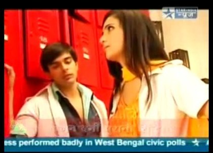 38175753_UMOBVBFEQ - DMG-CAPTURES 02-LOVE