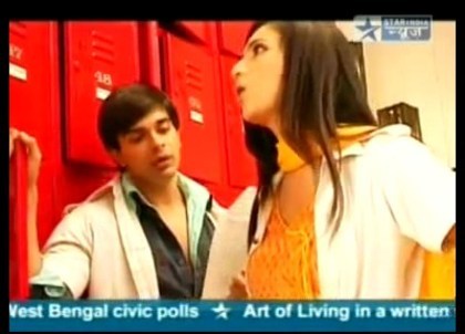 38175755_BTHOVZUKX - DMG-CAPTURES 02-LOVE