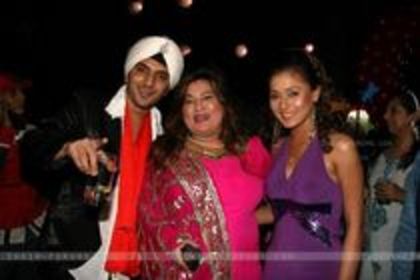 32525105_TAKIPMRFD - Sara Khan
