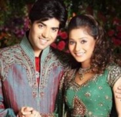32525042_HWYZWCBLX - Sara Khan