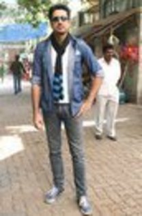 18100418273379176740710