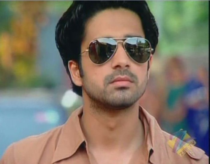 38001143660805662327100