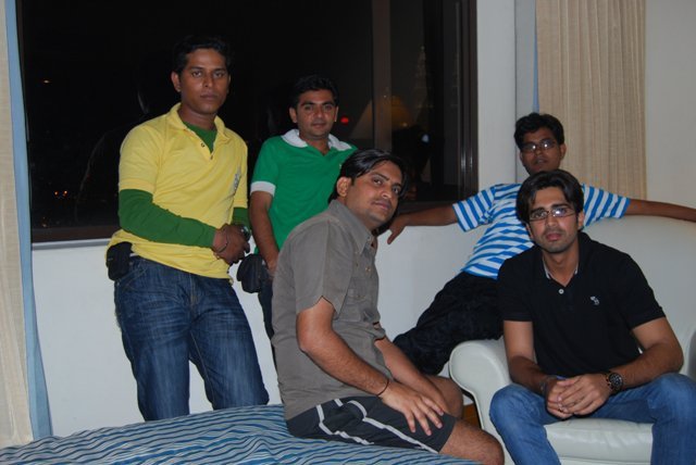 76047161520903888758100