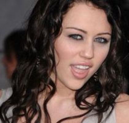37669229_SPSARGNYU - Miley Cyrus