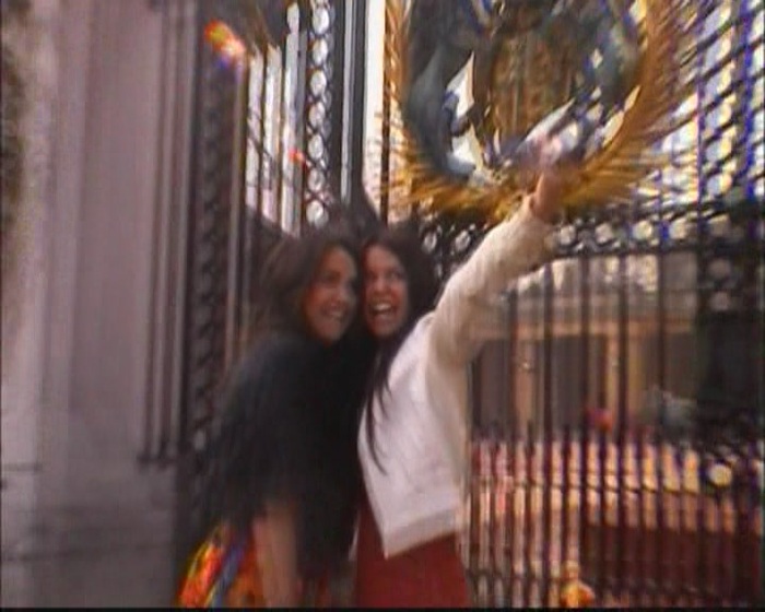 KMP-DVD[(006170)00-02-18] - 0-0  High School Musical 2 Sneak Peak Hannah Montana Rockstar Music Video
