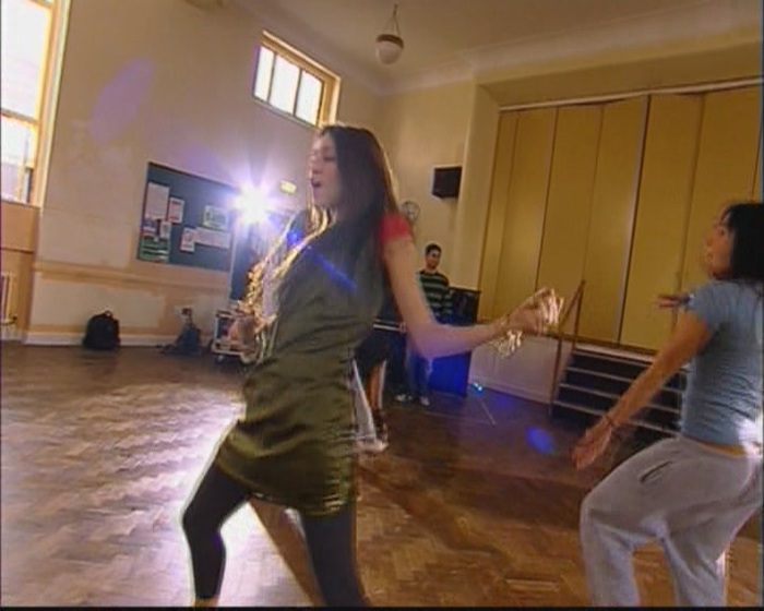 KMP-DVD[(006279)00-02-23] - 0-0  High School Musical 2 Sneak Peak Hannah Montana Rockstar Music Video