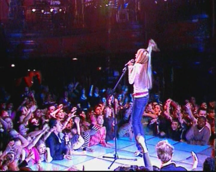 KMP-DVD[(007019)00-02-52] - 0-0  High School Musical 2 Sneak Peak Hannah Montana Rockstar Music Video