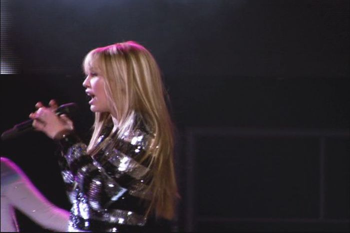013 - 0-0  Hannah Montana- Miley Cyrus Best of Both Worlds Concert Tour DVD Screencaps