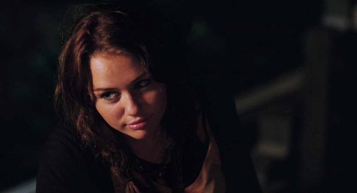040 - 0-0 The Last SongTrailer Screencaps