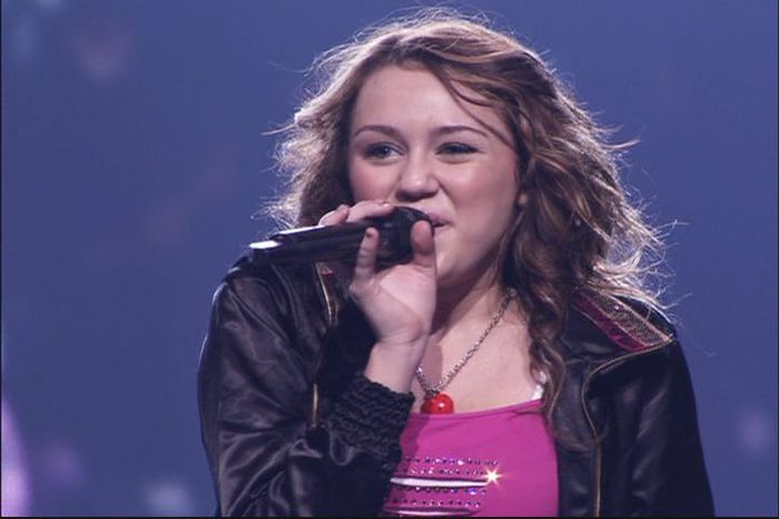 210 - 0-0  Hannah Montana- Miley Cyrus Best of Both Worlds Concert Tour DVD Screencaps