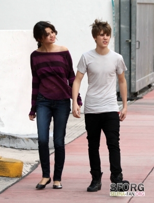 normal_022 - December 18th - Taking a walk with Justin Beiber