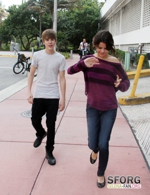 normal_024 - December 18th - Taking a walk with Justin Beiber