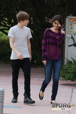 normal_066 - December 18th - Taking a walk with Justin Beiber