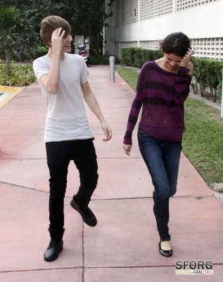 normal_084 - December 18th - Taking a walk with Justin Beiber