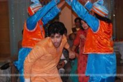 38438300_AXAEIIFML - Kinshuk Mahajan