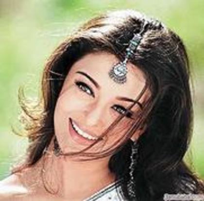 OWLWRDGZUCWHTZVBGUU - Aishwarya Rai