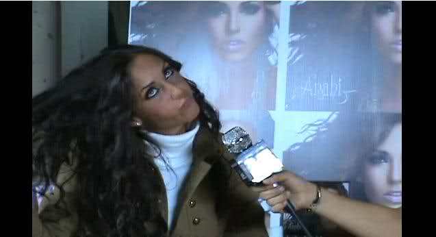 2czqa78 - 00 Entrevista de Anahi para Cafe y Cabaret