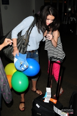 normal_001 - JULY 22ND - Arriving to LAX Airport with Joey King