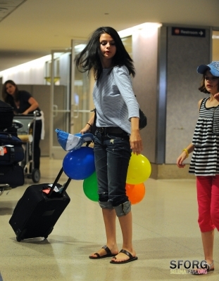 normal_004 - JULY 22ND - Arriving to LAX Airport with Joey King