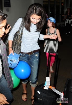 normal_007 - JULY 22ND - Arriving to LAX Airport with Joey King