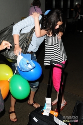 normal_008 - JULY 22ND - Arriving to LAX Airport with Joey King