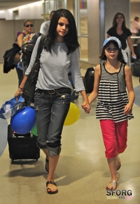 normal_010 - JULY 22ND - Arriving to LAX Airport with Joey King