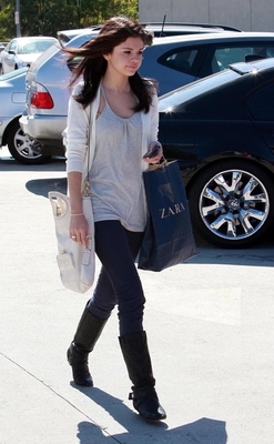 normal_selenafan02 - Out in Toluca Lake