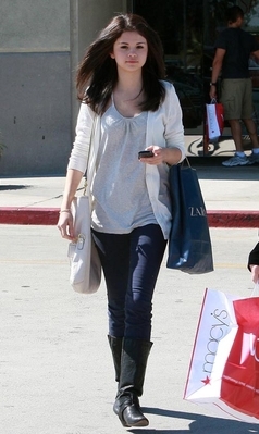 normal_selenafan06 - Out in Toluca Lake