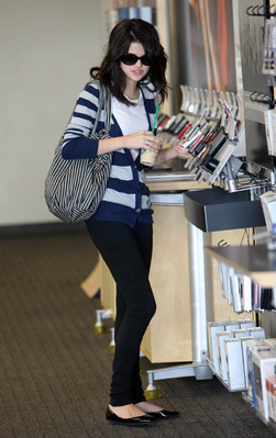 normal_selenafan04 - Shopping in LA