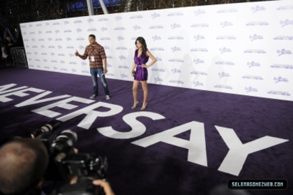 normal_selena-gomez--0103