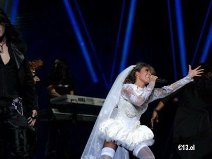 ANAHI_SHOW_02230187