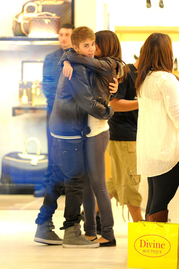 030211_bieber_GRPR-MOJO030111A_03110302090141 - a SELL 4